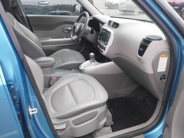 Синій Кіа Soul, об'ємом двигуна 0 л та пробігом 151 тис. км за 5800 $, фото 14 на Automoto.ua