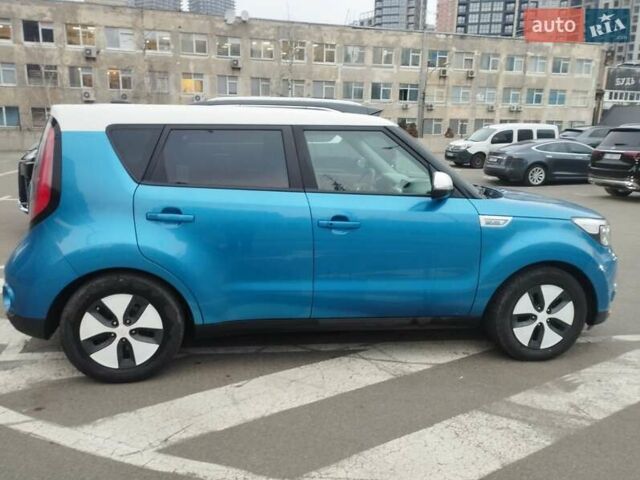 Синій Кіа Soul, об'ємом двигуна 0 л та пробігом 151 тис. км за 5800 $, фото 5 на Automoto.ua