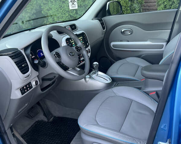 Синий Киа Soul, объемом двигателя 0 л и пробегом 132 тыс. км за 10499 $, фото 33 на Automoto.ua