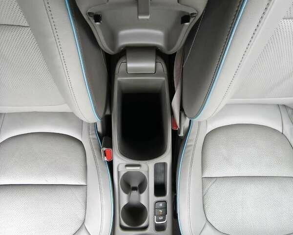 Синий Киа Soul, объемом двигателя 0 л и пробегом 131 тыс. км за 10200 $, фото 52 на Automoto.ua