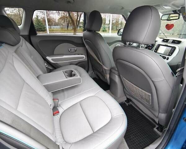 Синий Киа Soul, объемом двигателя 0 л и пробегом 131 тыс. км за 10200 $, фото 63 на Automoto.ua