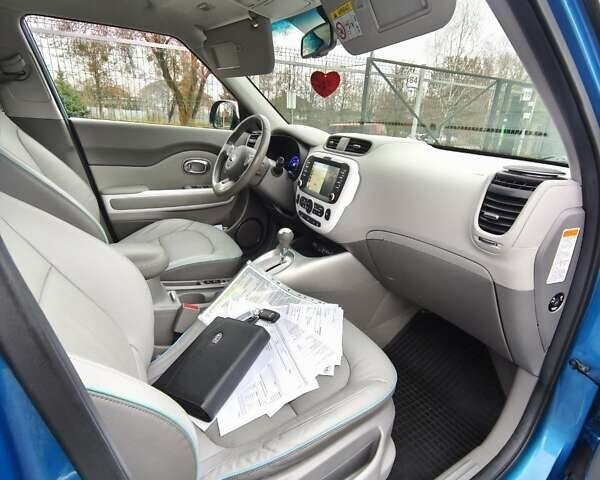 Синий Киа Soul, объемом двигателя 0 л и пробегом 131 тыс. км за 10200 $, фото 66 на Automoto.ua