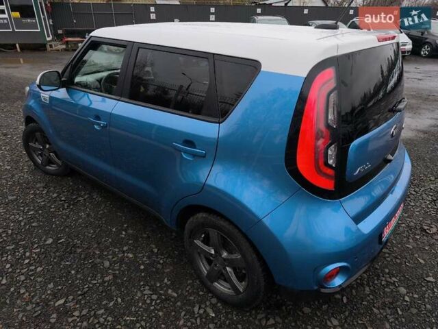 Синий Киа Soul, объемом двигателя 0 л и пробегом 131 тыс. км за 10200 $, фото 10 на Automoto.ua