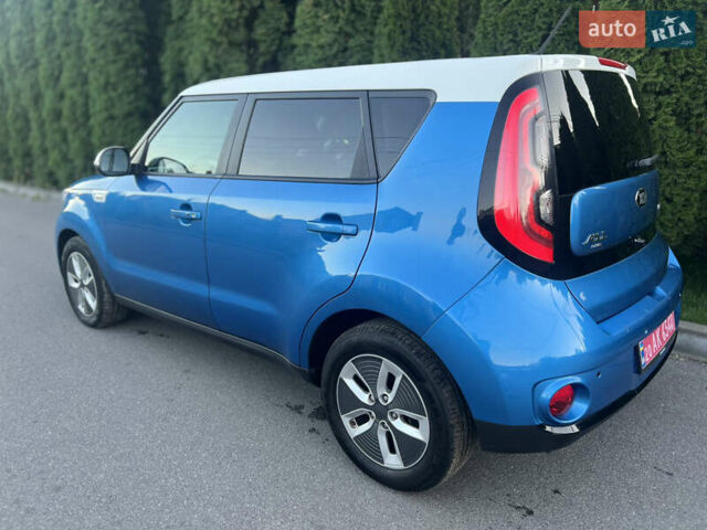 Синий Киа Soul, объемом двигателя 0 л и пробегом 132 тыс. км за 10499 $, фото 6 на Automoto.ua