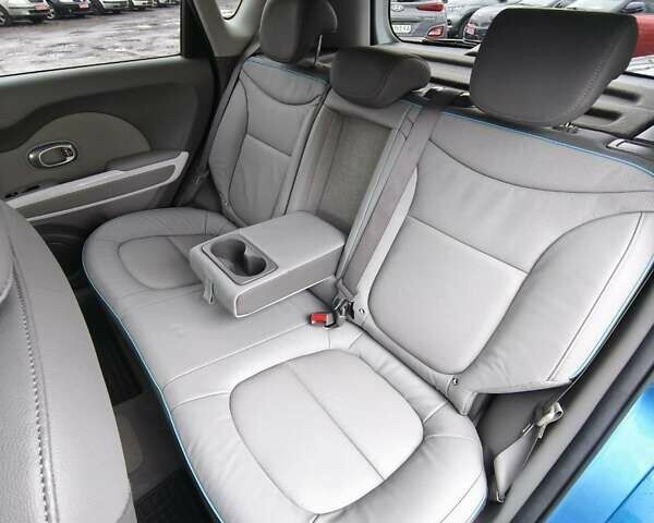 Синий Киа Soul, объемом двигателя 0 л и пробегом 131 тыс. км за 10200 $, фото 50 на Automoto.ua