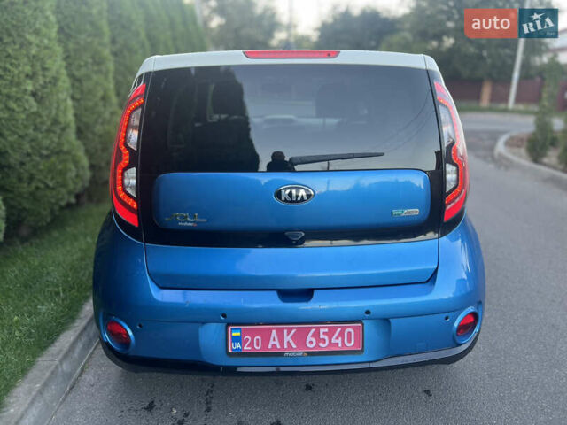 Синий Киа Soul, объемом двигателя 0 л и пробегом 132 тыс. км за 10499 $, фото 4 на Automoto.ua