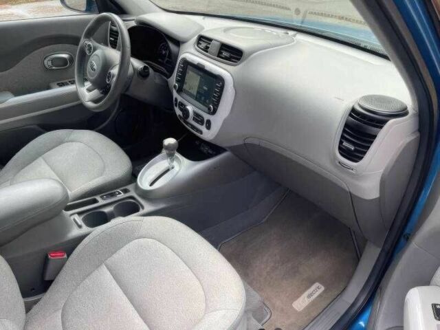 Синий Киа Soul, объемом двигателя 0 л и пробегом 89 тыс. км за 7000 $, фото 9 на Automoto.ua