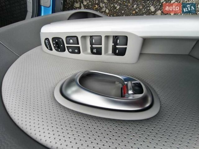 Синий Киа Soul, объемом двигателя 0 л и пробегом 131 тыс. км за 10200 $, фото 35 на Automoto.ua