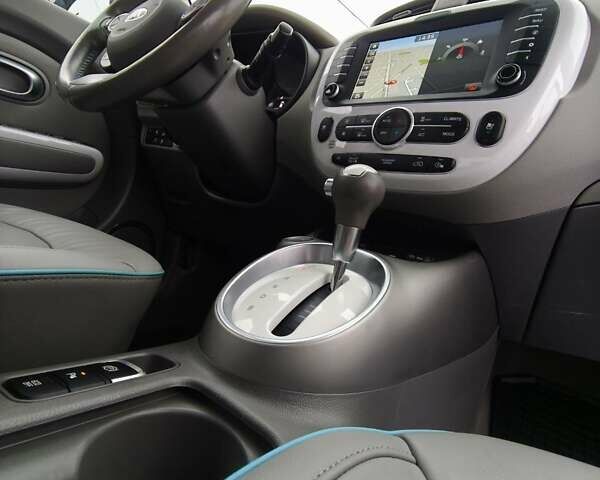 Синий Киа Soul, объемом двигателя 0 л и пробегом 131 тыс. км за 10200 $, фото 69 на Automoto.ua