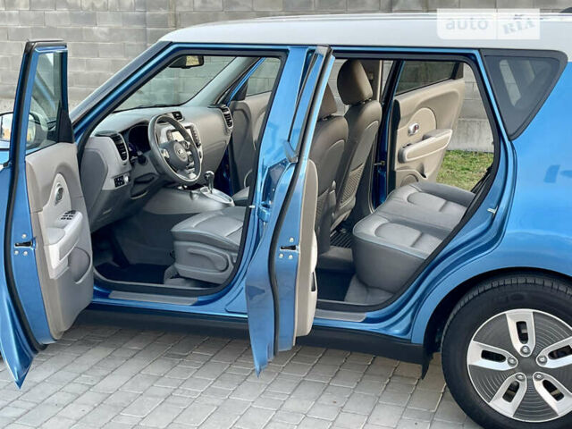 Синій Кіа Soul, об'ємом двигуна 0 л та пробігом 132 тис. км за 11700 $, фото 40 на Automoto.ua