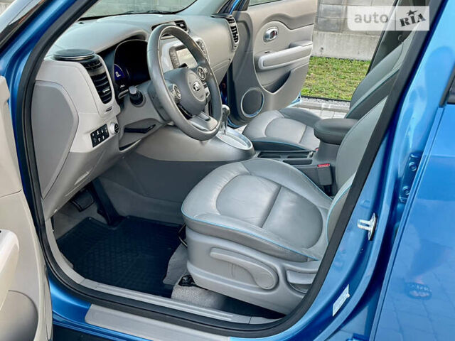 Синій Кіа Soul, об'ємом двигуна 0 л та пробігом 132 тис. км за 11700 $, фото 41 на Automoto.ua