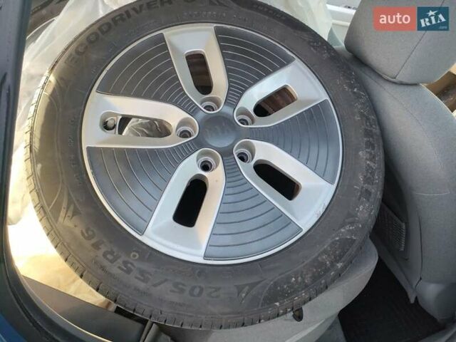 Синій Кіа Soul, об'ємом двигуна 0 л та пробігом 158 тис. км за 9500 $, фото 11 на Automoto.ua