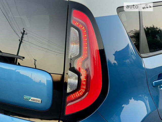 Синій Кіа Soul, об'ємом двигуна 0 л та пробігом 132 тис. км за 11700 $, фото 94 на Automoto.ua