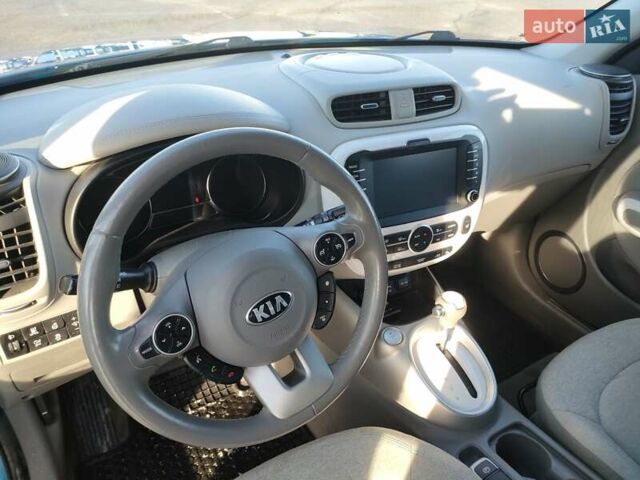 Синій Кіа Soul, об'ємом двигуна 0 л та пробігом 158 тис. км за 9500 $, фото 9 на Automoto.ua