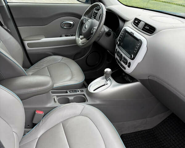 Синий Киа Soul, объемом двигателя 0 л и пробегом 106 тыс. км за 10700 $, фото 9 на Automoto.ua