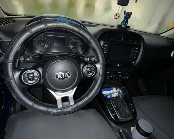Синий Киа Soul, объемом двигателя 2 л и пробегом 52 тыс. км за 16000 $, фото 17 на Automoto.ua