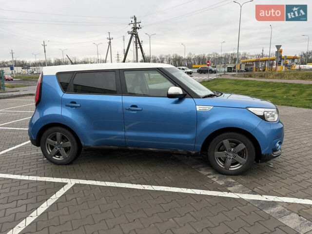 Синий Киа Soul, объемом двигателя 0 л и пробегом 106 тыс. км за 10700 $, фото 4 на Automoto.ua