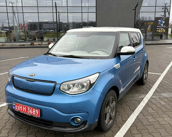 Синий Киа Soul, объемом двигателя 0 л и пробегом 106 тыс. км за 10700 $, фото 2 на Automoto.ua