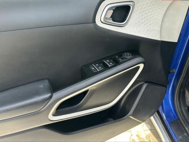 Синій Кіа Soul, об'ємом двигуна 0 л та пробігом 104 тис. км за 16100 $, фото 8 на Automoto.ua