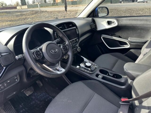 Синій Кіа Soul, об'ємом двигуна 0 л та пробігом 104 тис. км за 16100 $, фото 7 на Automoto.ua