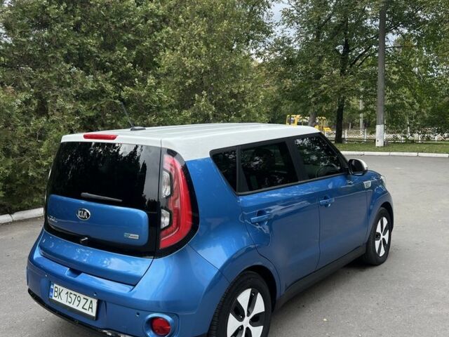 Синій Кіа Soul, об'ємом двигуна 0 л та пробігом 124 тис. км за 7600 $, фото 1 на Automoto.ua
