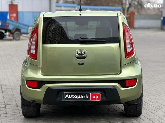 Зеленый Киа Soul, объемом двигателя 2 л и пробегом 317 тыс. км за 8790 $, фото 5 на Automoto.ua