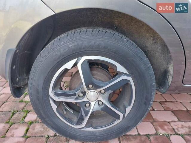 Зелений Кіа Soul, об'ємом двигуна 1.59 л та пробігом 44 тис. км за 10000 $, фото 21 на Automoto.ua