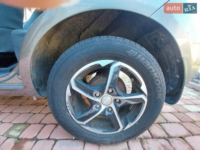 Зелений Кіа Soul, об'ємом двигуна 1.59 л та пробігом 44 тис. км за 10000 $, фото 4 на Automoto.ua