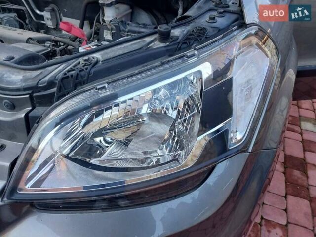 Зелений Кіа Soul, об'ємом двигуна 1.59 л та пробігом 44 тис. км за 10000 $, фото 13 на Automoto.ua