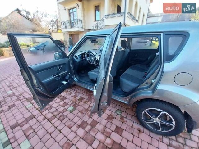 Зелений Кіа Soul, об'ємом двигуна 1.59 л та пробігом 44 тис. км за 10000 $, фото 3 на Automoto.ua