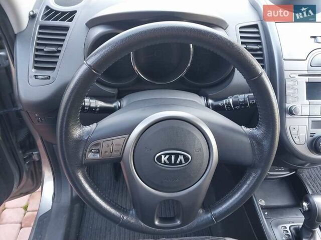 Зелений Кіа Soul, об'ємом двигуна 1.59 л та пробігом 44 тис. км за 10000 $, фото 8 на Automoto.ua