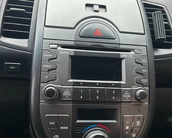 Зеленый Киа Soul, объемом двигателя 1.6 л и пробегом 180 тыс. км за 8200 $, фото 18 на Automoto.ua