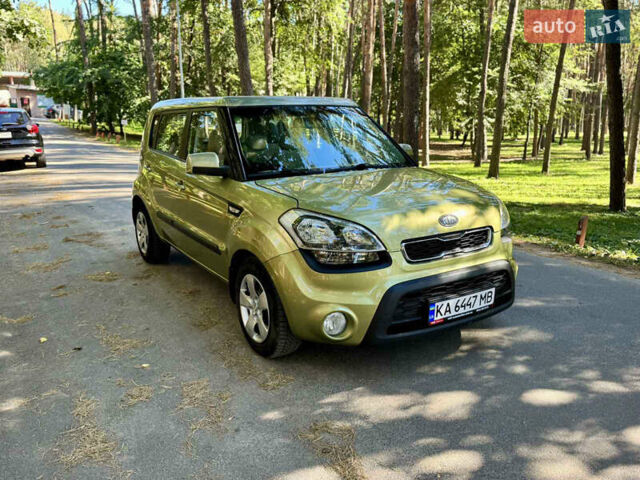 Зелений Кіа Soul, об'ємом двигуна 1.59 л та пробігом 236 тис. км за 7800 $, фото 2 на Automoto.ua