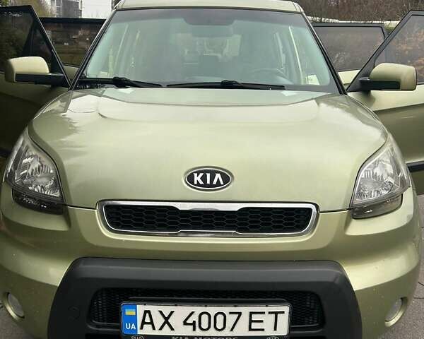 Зеленый Киа Soul, объемом двигателя 1.6 л и пробегом 180 тыс. км за 8200 $, фото 2 на Automoto.ua