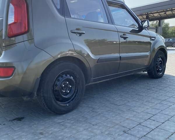 Зеленый Киа Soul, объемом двигателя 1.59 л и пробегом 260 тыс. км за 6500 $, фото 3 на Automoto.ua