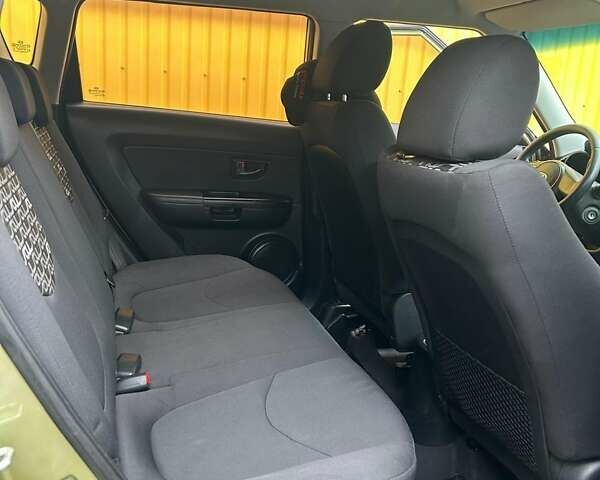 Зеленый Киа Soul, объемом двигателя 1.6 л и пробегом 180 тыс. км за 8200 $, фото 27 на Automoto.ua