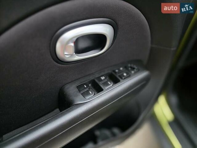 Зелений Кіа Soul, об'ємом двигуна 1.6 л та пробігом 248 тис. км за 7700 $, фото 39 на Automoto.ua
