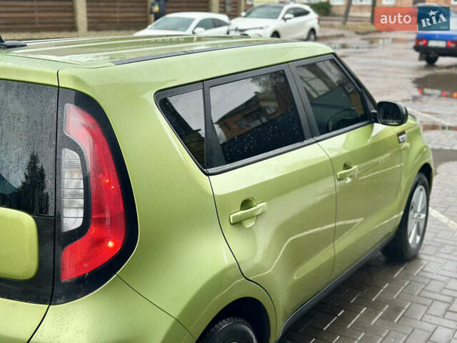 Зеленый Киа Soul, объемом двигателя 1.6 л и пробегом 200 тыс. км за 10200 $, фото 12 на Automoto.ua