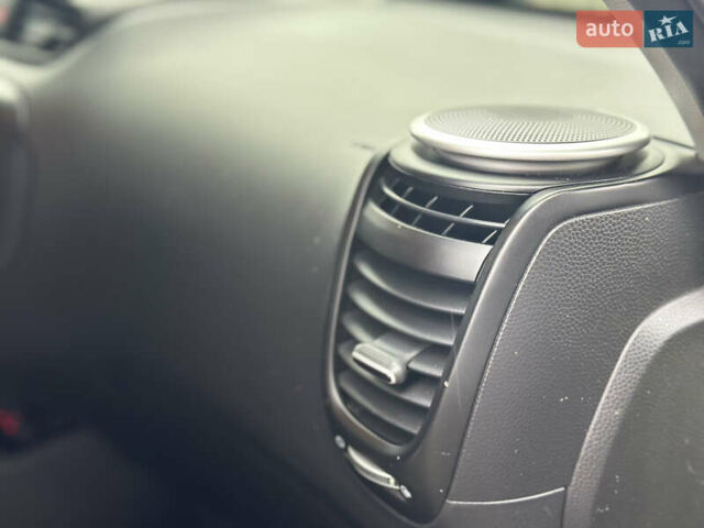 Зеленый Киа Soul, объемом двигателя 1.6 л и пробегом 200 тыс. км за 10200 $, фото 31 на Automoto.ua