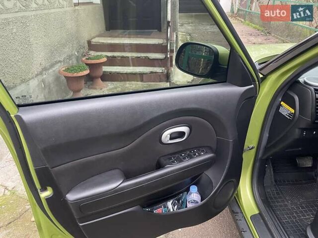 Зелений Кіа Soul, об'ємом двигуна 1.6 л та пробігом 130 тис. км за 9200 $, фото 10 на Automoto.ua