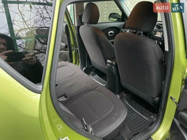 Зелений Кіа Soul, об'ємом двигуна 1.6 л та пробігом 130 тис. км за 9200 $, фото 9 на Automoto.ua
