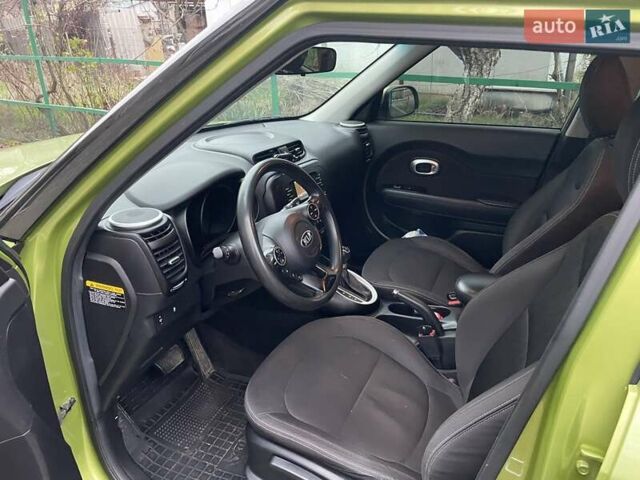 Зелений Кіа Soul, об'ємом двигуна 1.6 л та пробігом 130 тис. км за 9200 $, фото 15 на Automoto.ua