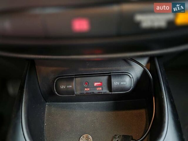 Зеленый Киа Soul, объемом двигателя 1.6 л и пробегом 240 тыс. км за 8800 $, фото 31 на Automoto.ua