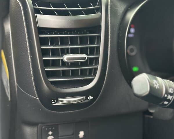 Зеленый Киа Soul, объемом двигателя 1.6 л и пробегом 200 тыс. км за 10200 $, фото 27 на Automoto.ua