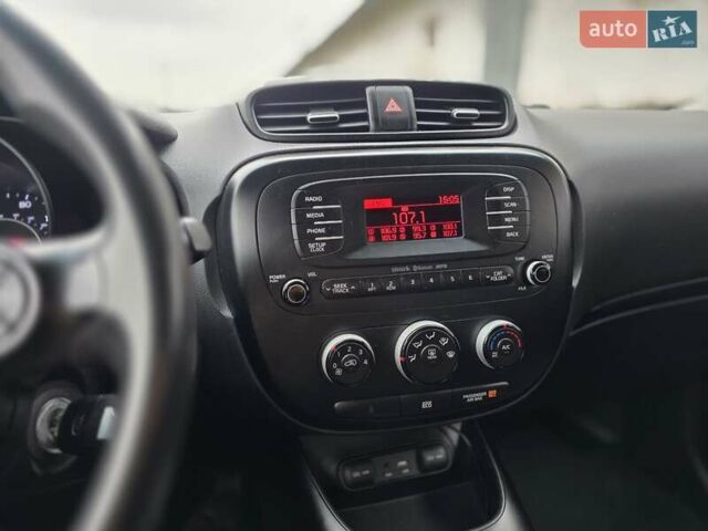 Зелений Кіа Soul, об'ємом двигуна 1.6 л та пробігом 248 тис. км за 7700 $, фото 20 на Automoto.ua