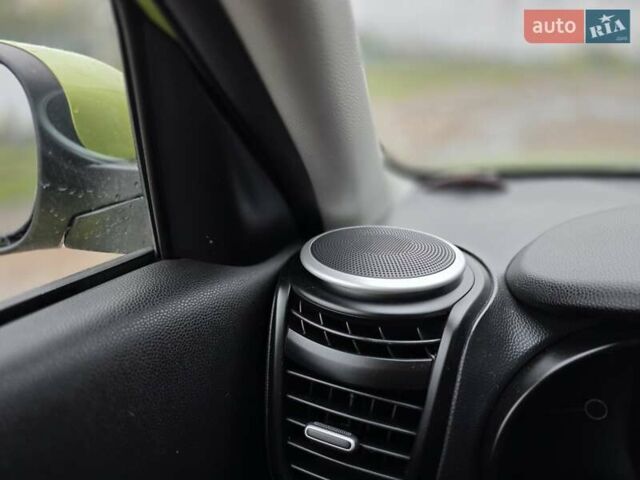 Зеленый Киа Soul, объемом двигателя 1.6 л и пробегом 240 тыс. км за 8800 $, фото 5 на Automoto.ua