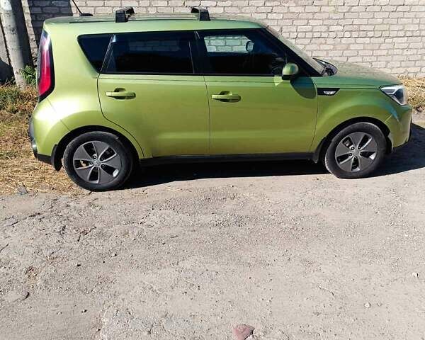 Зеленый Киа Soul, объемом двигателя 1.6 л и пробегом 133 тыс. км за 10000 $, фото 1 на Automoto.ua