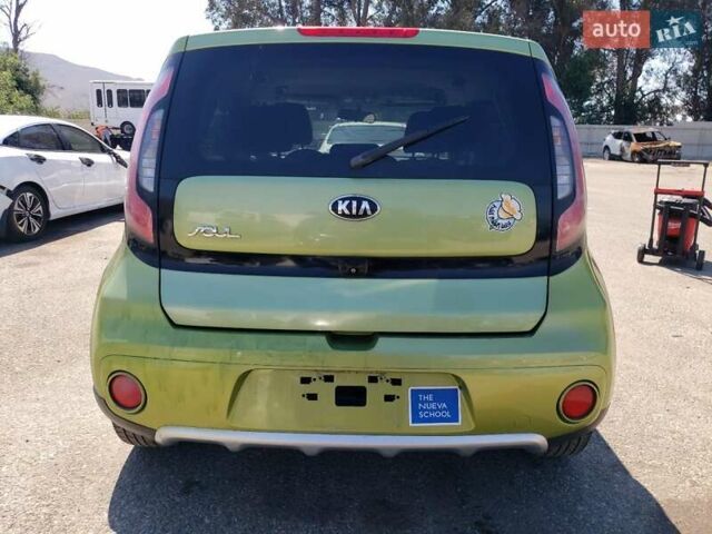 Зеленый Киа Soul, объемом двигателя 2 л и пробегом 175 тыс. км за 1200 $, фото 4 на Automoto.ua
