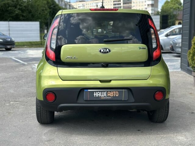 Зелений Кіа Soul, об'ємом двигуна 1.6 л та пробігом 78 тис. км за 12500 $, фото 6 на Automoto.ua