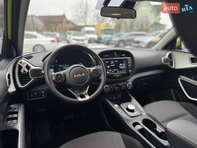 Зелений Кіа Soul, об'ємом двигуна 0 л та пробігом 32 тис. км за 13500 $, фото 23 на Automoto.ua